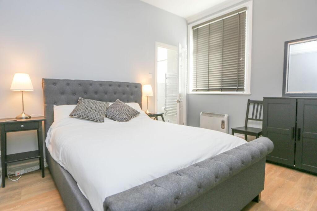Southsea Historic Gem - Elegant Apartments Portsmouth Extérieur photo